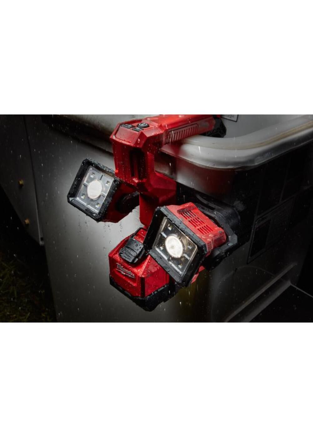 Milwaukee M18 Utility Bucket Light 2122-20 from Milwaukee