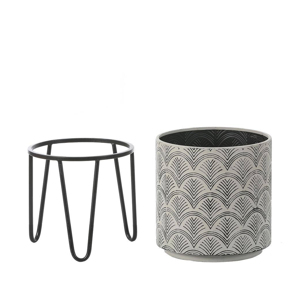 Luxen Home Black and Off White Metal Cachepot Planters with Black Metal Stands (2-Pack) WHPL1452