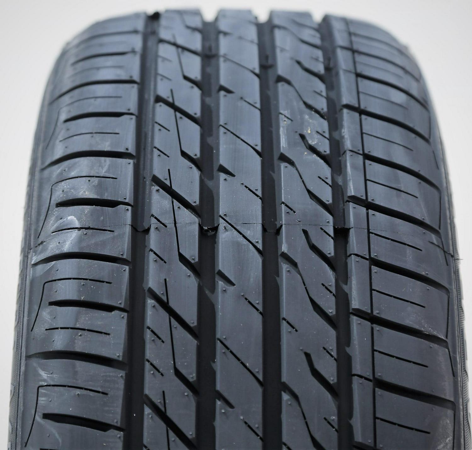 Arroyo Grand Sport A/S 235/55R19 105V XL AS All Season Tire