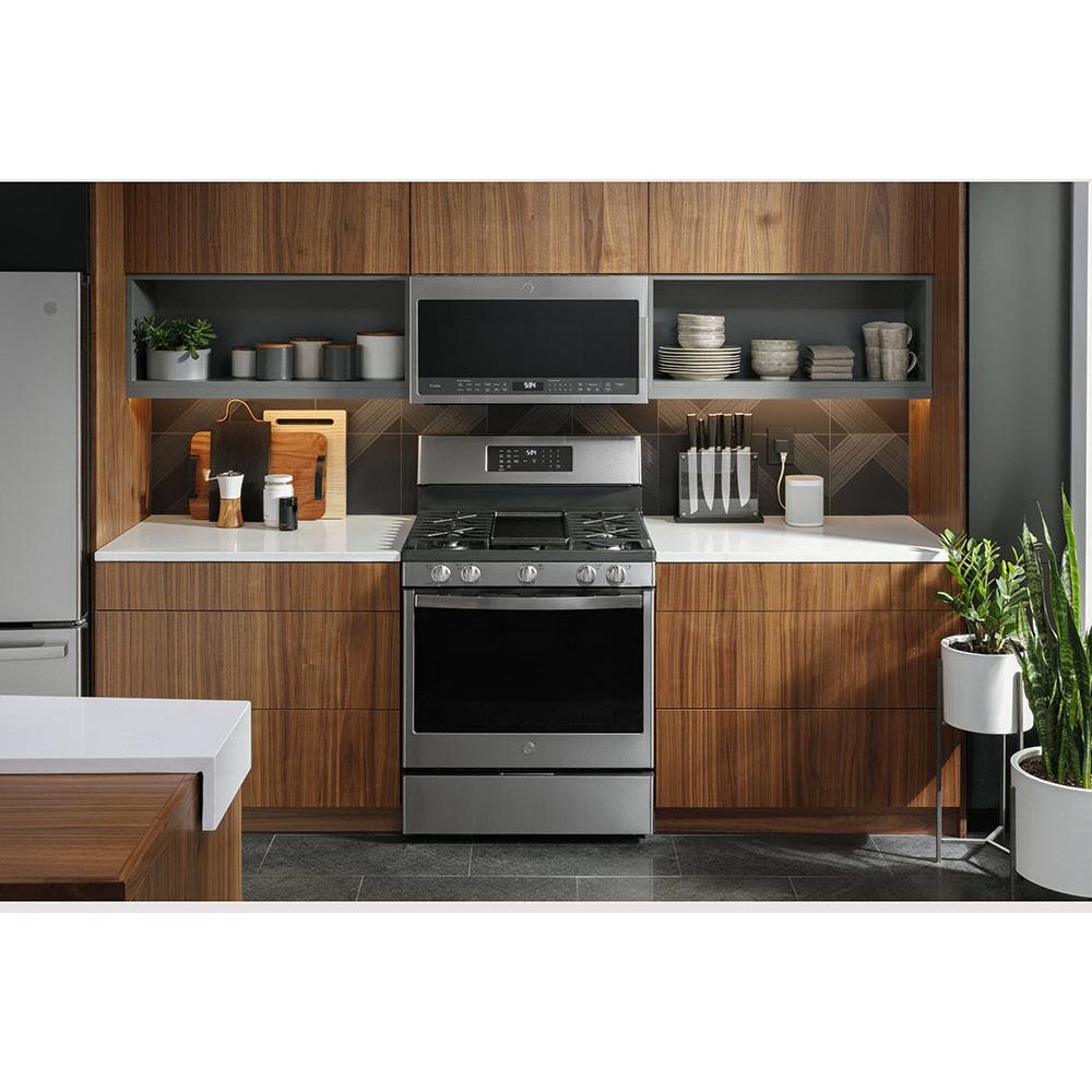 GE Profile 30-inch Freestanding Gas Range with True European Convection Technology PCGB935YPFS