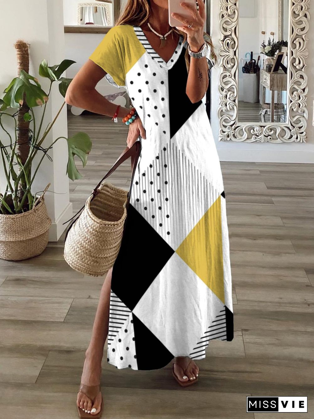 Casual Geometric Short Sleeve V Neck Plus Size Printed Dress