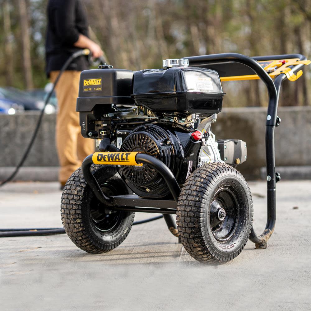 DEWALT Professional Gas Pressure Washer 4000 PSI at 35 GPM HONDA with AAA Triplex Plunger Pump Cold Water 49 State