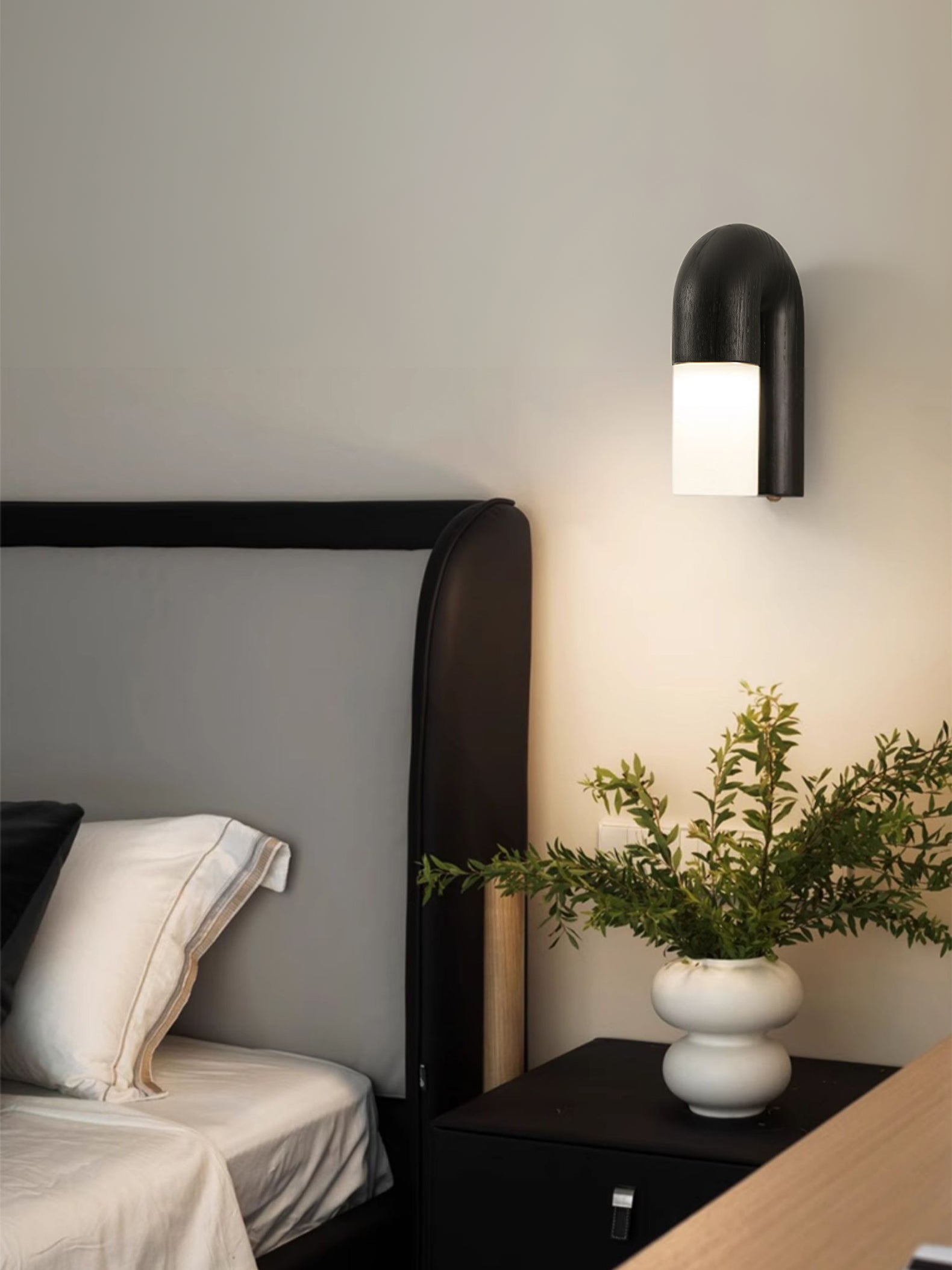 Arcus Wood Wall Lamp