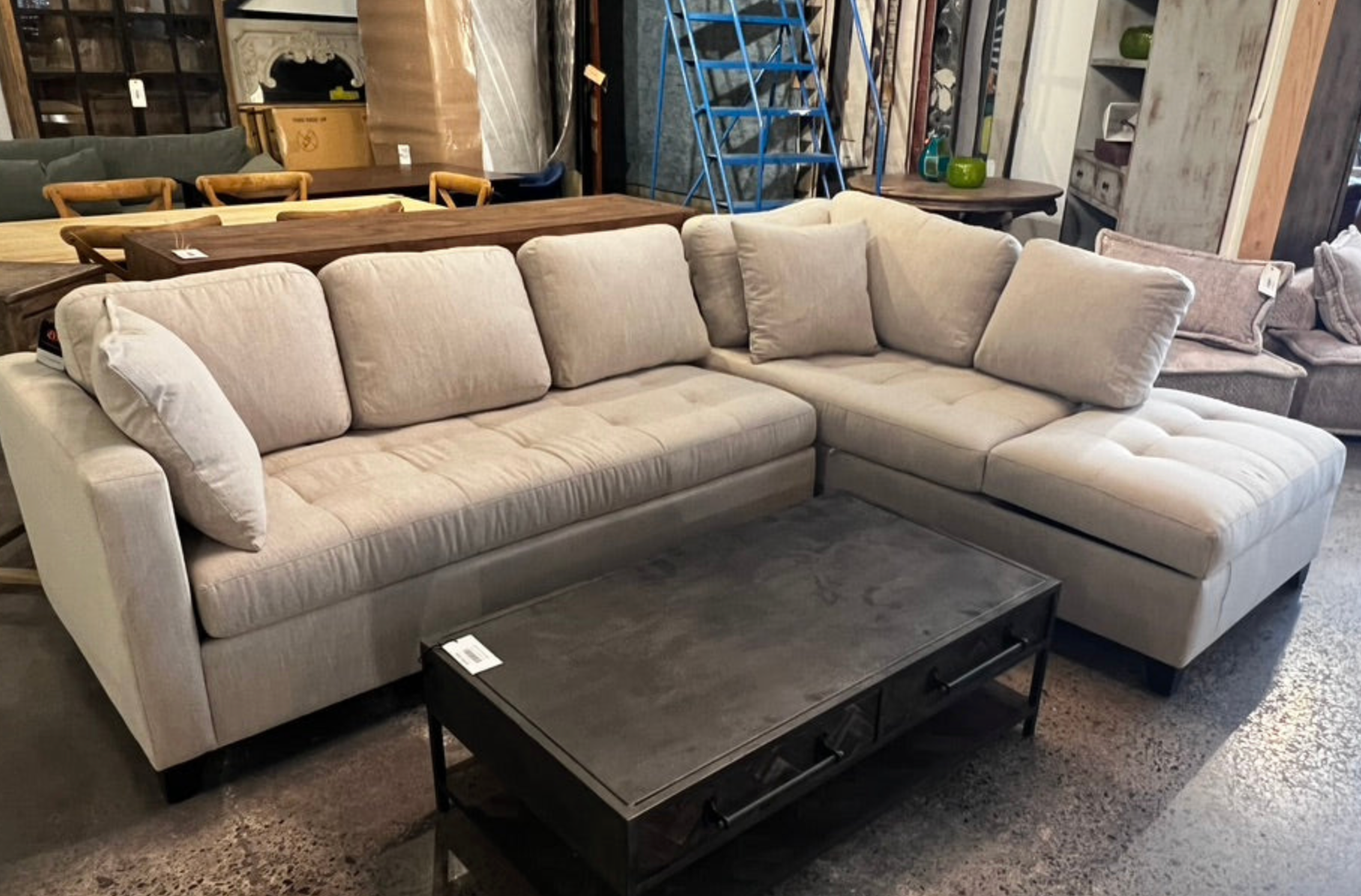 DEXTER QUEEN SLEEPER SECTIONAL WITH STORAGE