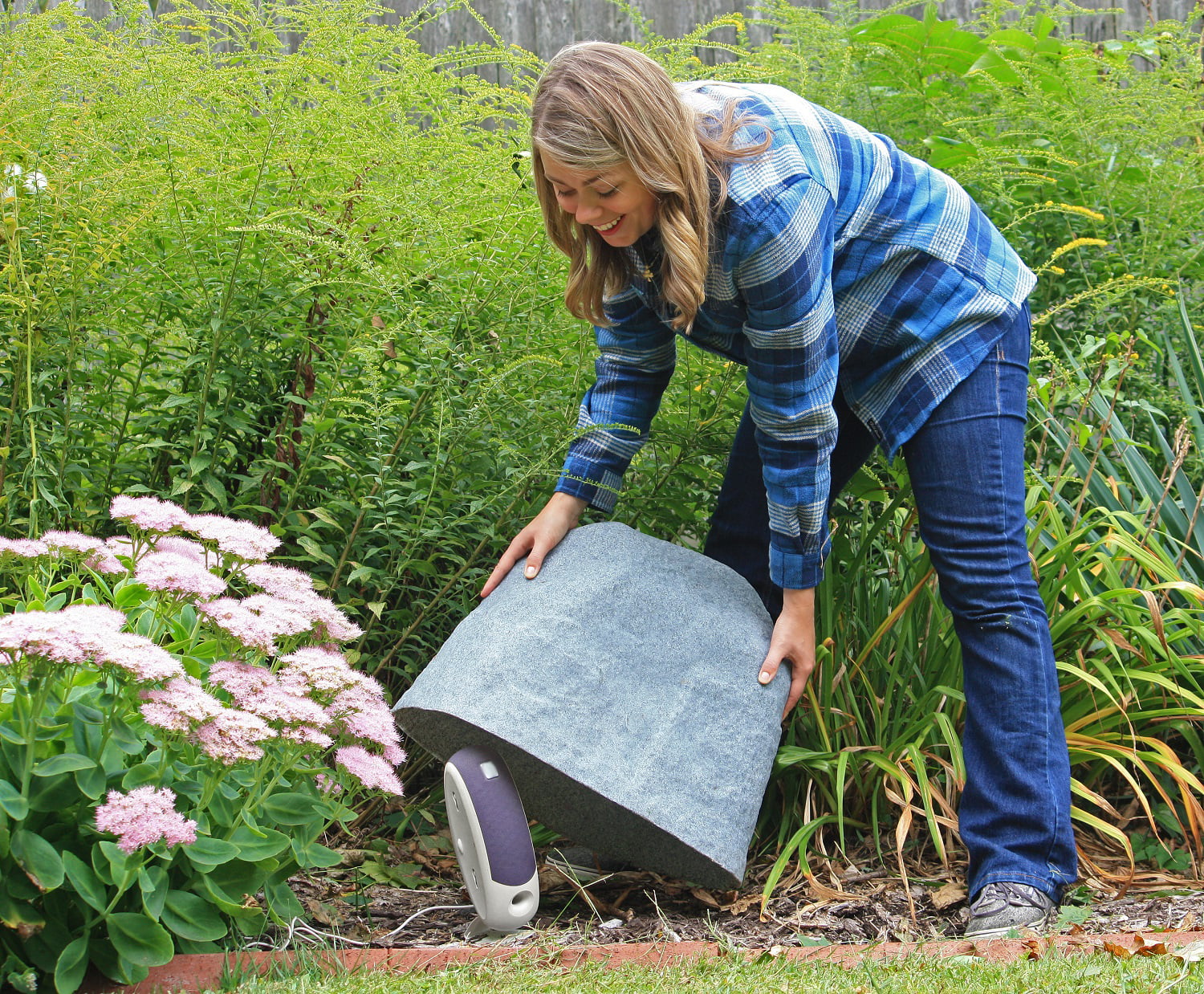 Landscape Rock – Natural Granite Appearance – Medium – Lightweight – Easy to Install