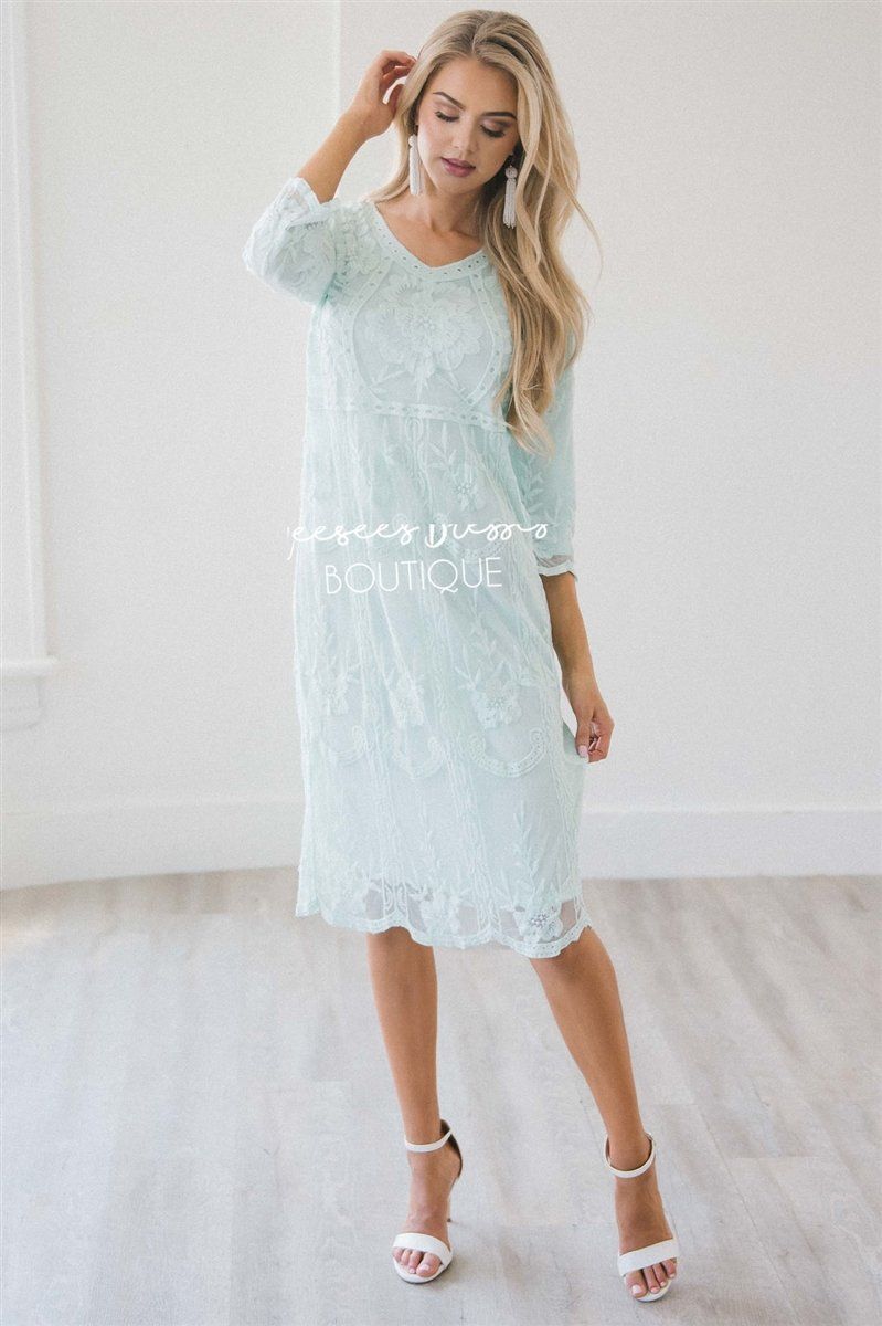 Day Dreamer Lace Dress in Pastel Mint