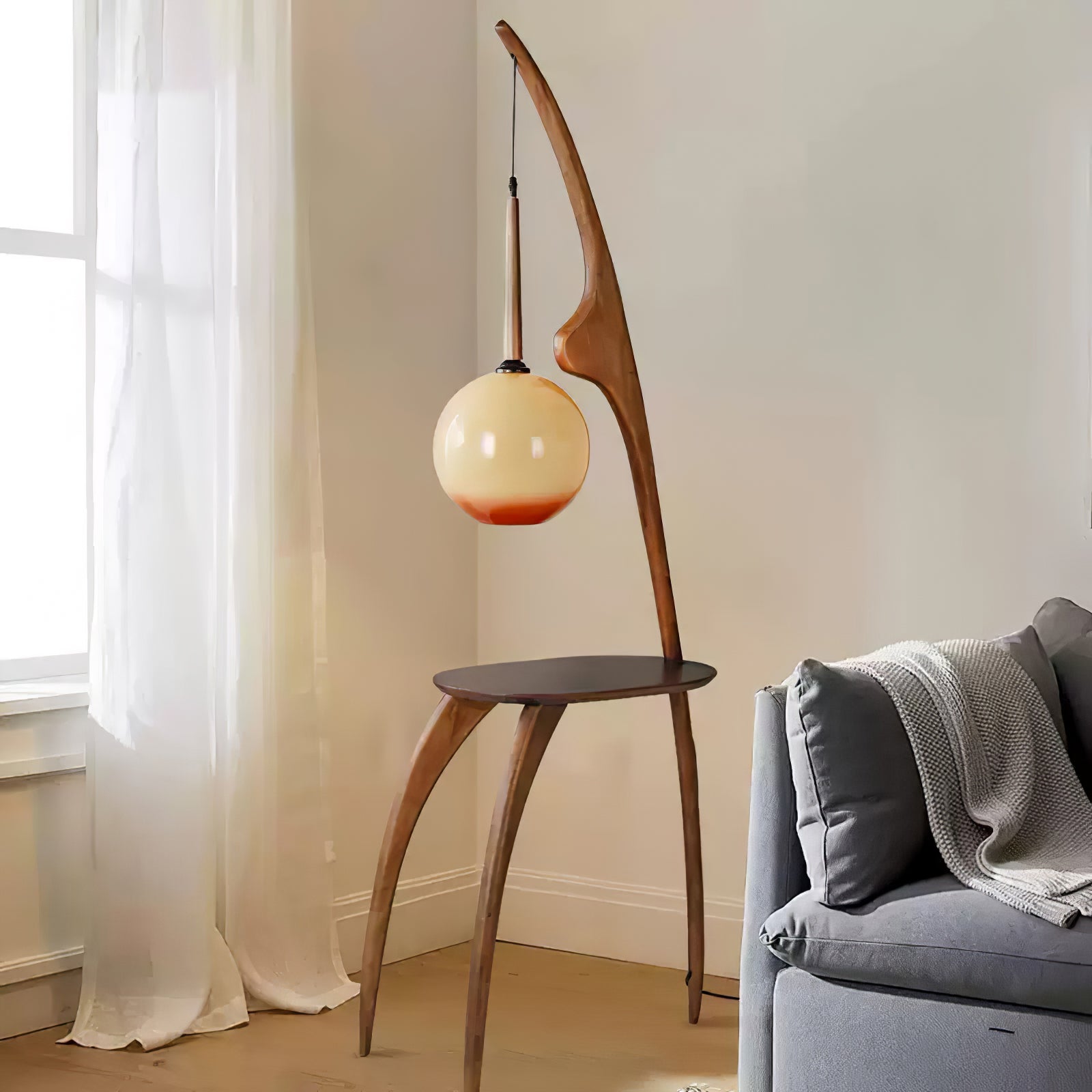 Curved Mantis Arm Floor Lamp