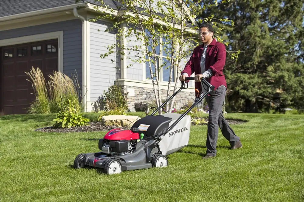 Honda 21 In. Nexite Deck Self Propelled 4-in-1 Versamow Hydrostatic Lawn Mower with GCV200 Engine Auto Choke and Roto-stop HRX217HYA from Honda