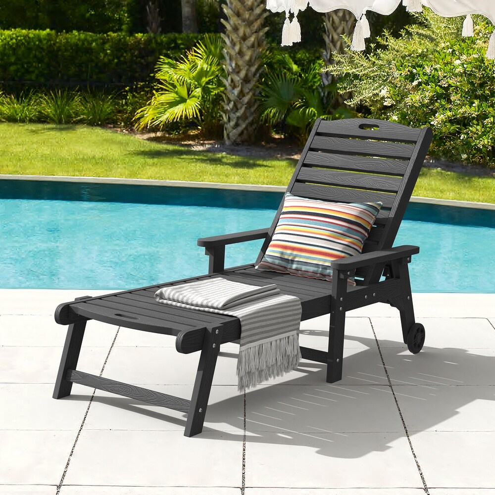 LUE BONA Outdoor Adjustable Wheeled Chaise Lounge Chairs with Arms for Patio  Deck  Backyard   78.9\