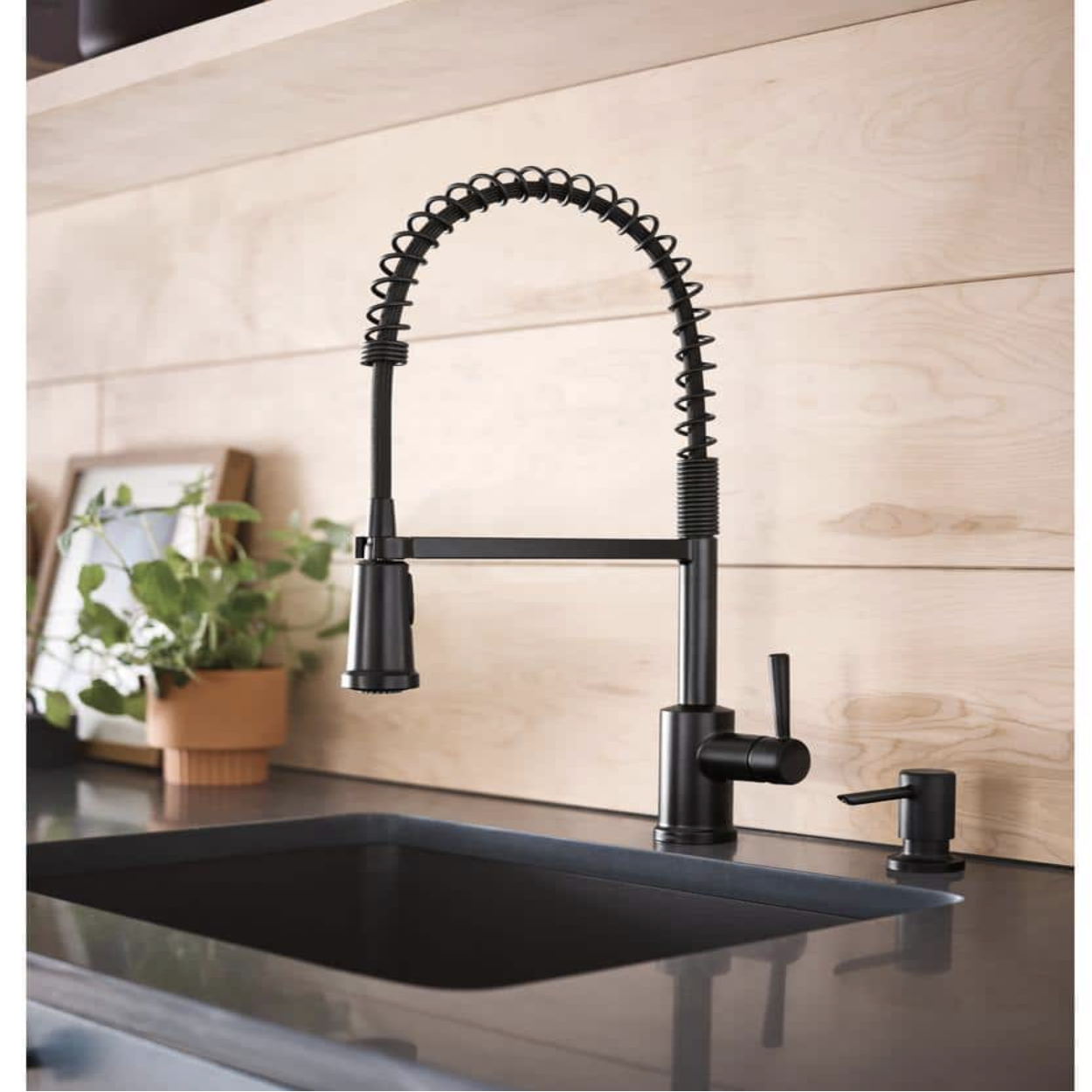 Moen Indi Single-Handle Pre-Rinse Spring Pulldown Sprayer Kitchen Faucet with Power Clean in Matte Black