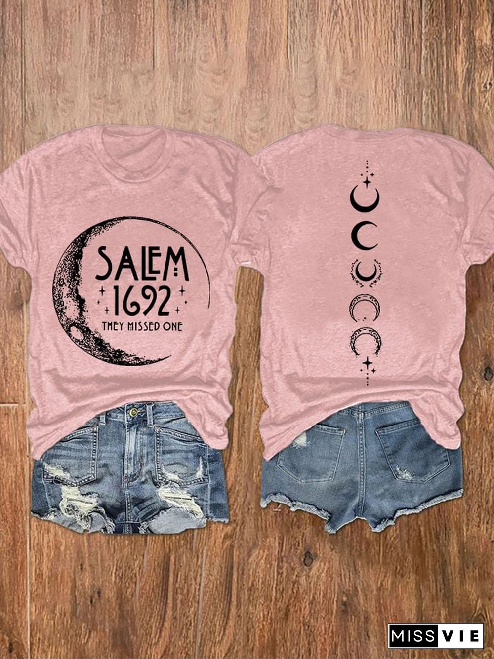 Women's Halloween Salem 1692 They Missed One Print Crew Neck T-shirt