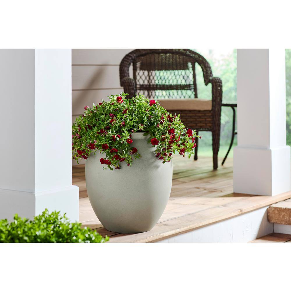 Vigoro 15 in. Brentwood Large Off-White Smooth Concrete Resin Composite Planter (15 in. D x 16.9 in. H) 10000-03939