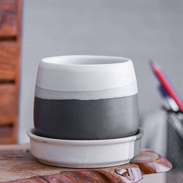 2.7 inch (7 cm) CP040 Jar Shape Round Ceramic Pot with Plate (White, Black) (set of 2)