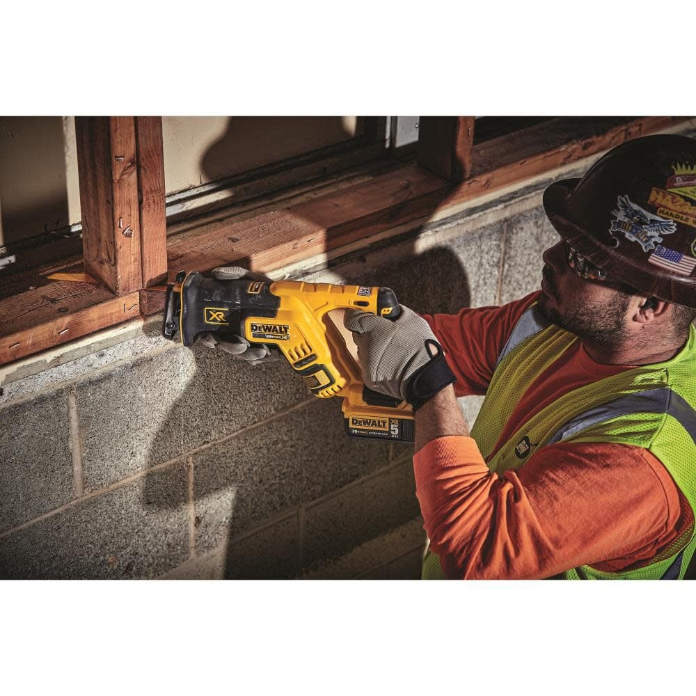 DW 20V MAX XR Compact Reciprocating Saw Kit DCS367P1 from DW