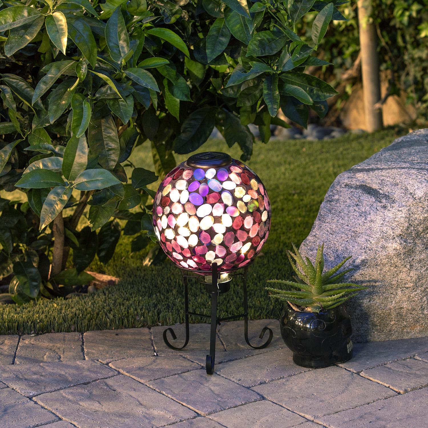 Alpine Corporation 10 Light up Glass Gazing Ball and Stand， Violet