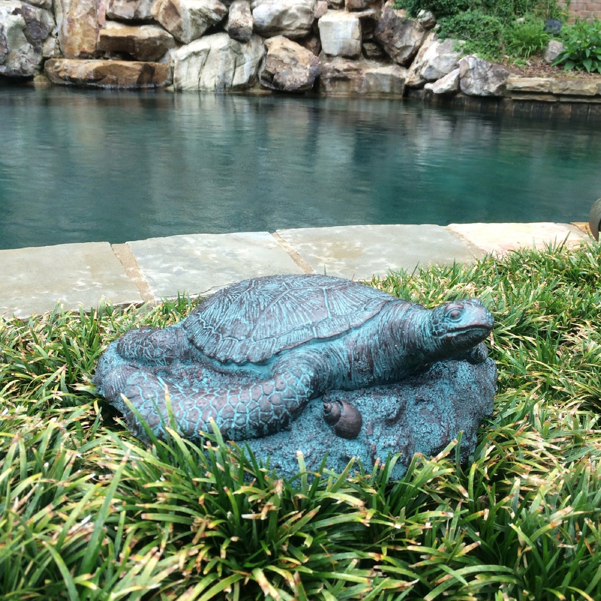 Homestyles 11 in. Sea Turtle 3/D Coastal Stepping Stone Nautical Beach Garden Statue Bronze Patina Finish