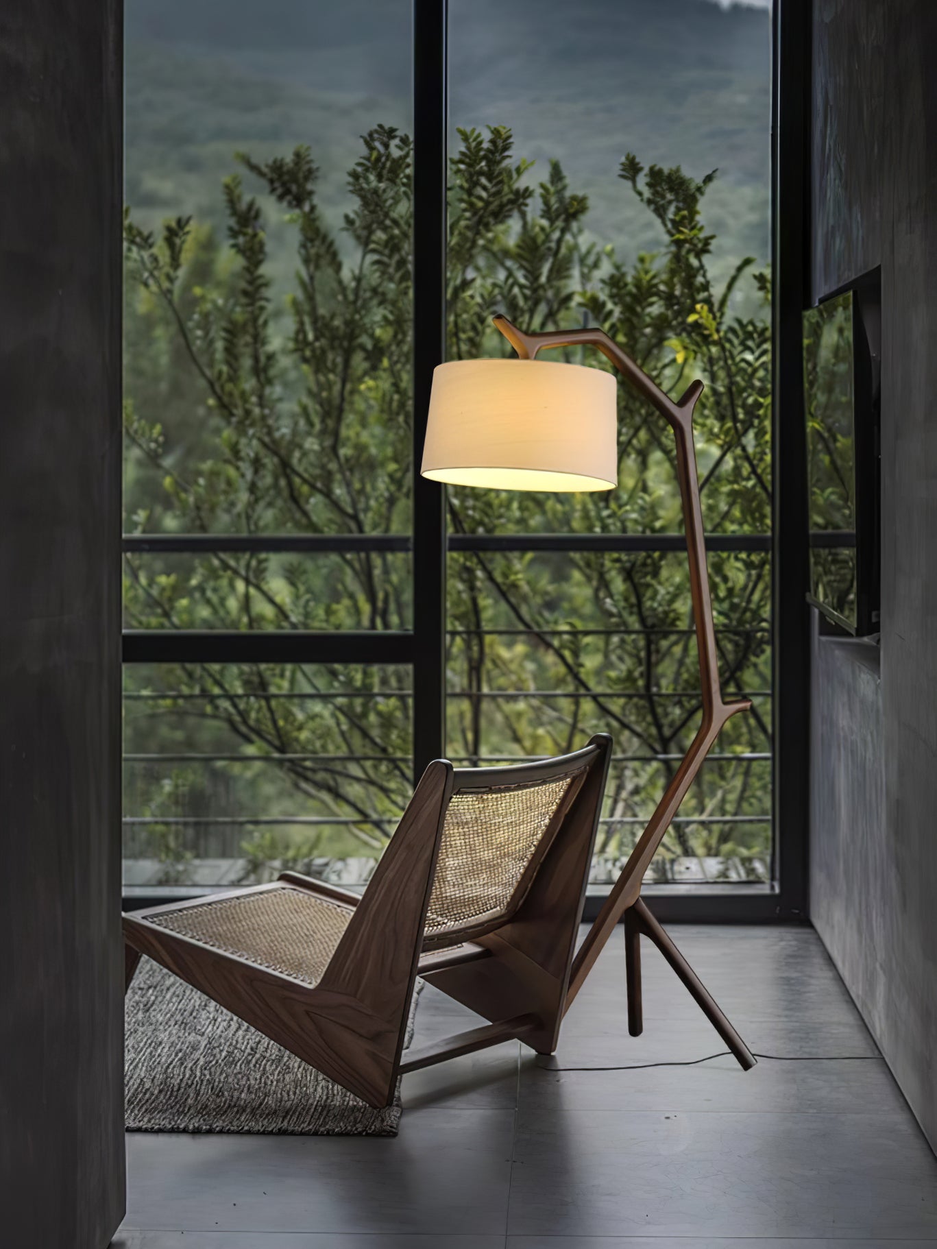 Umahi Floor Lamp