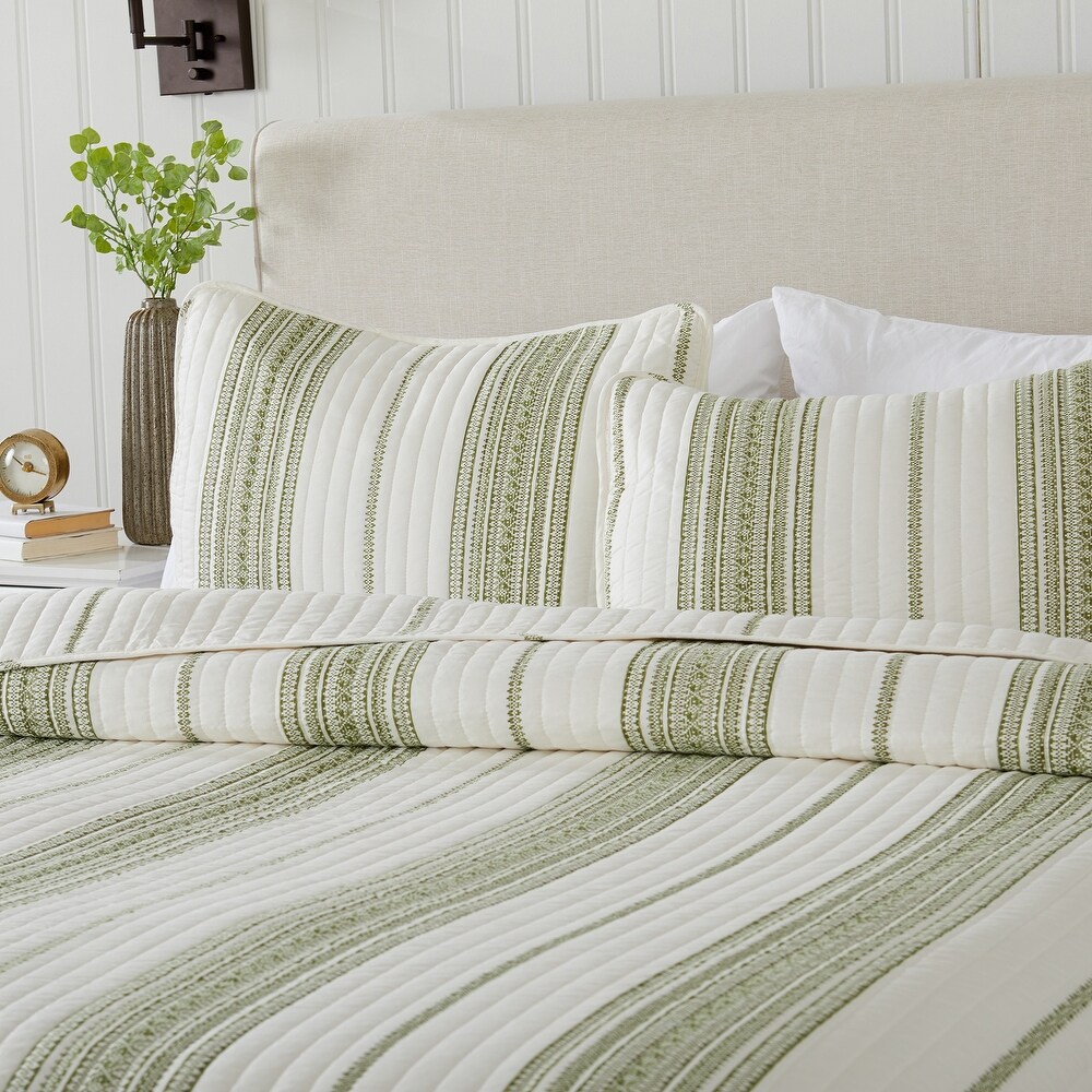 Luxurious Farmhouse Stripe Microfiber Quilt Set With Shams