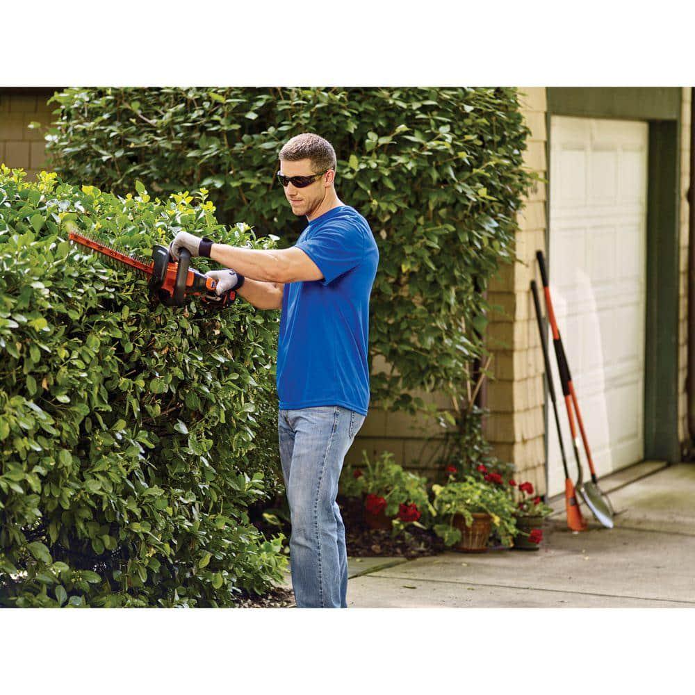 BLACKDECKER 40V MAX Cordless Battery Powered Hedge Trimmer Kit with