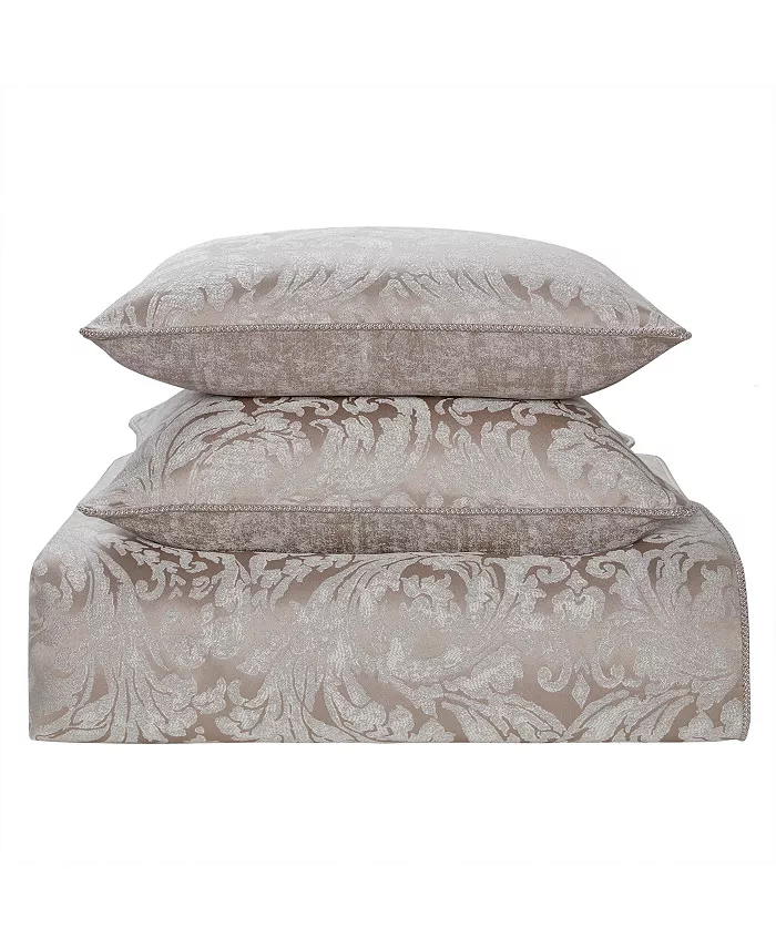 Waterford CLOSEOUT! Cambrie Damask Reversible 6 Piece Comforter Set， King