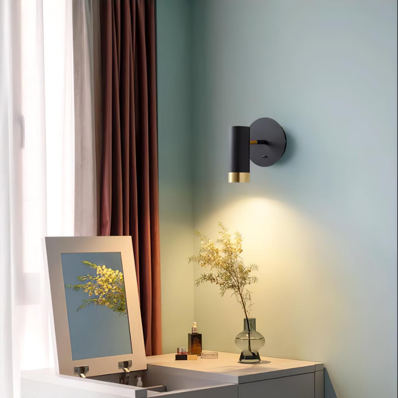 Karpo Wall Lamp