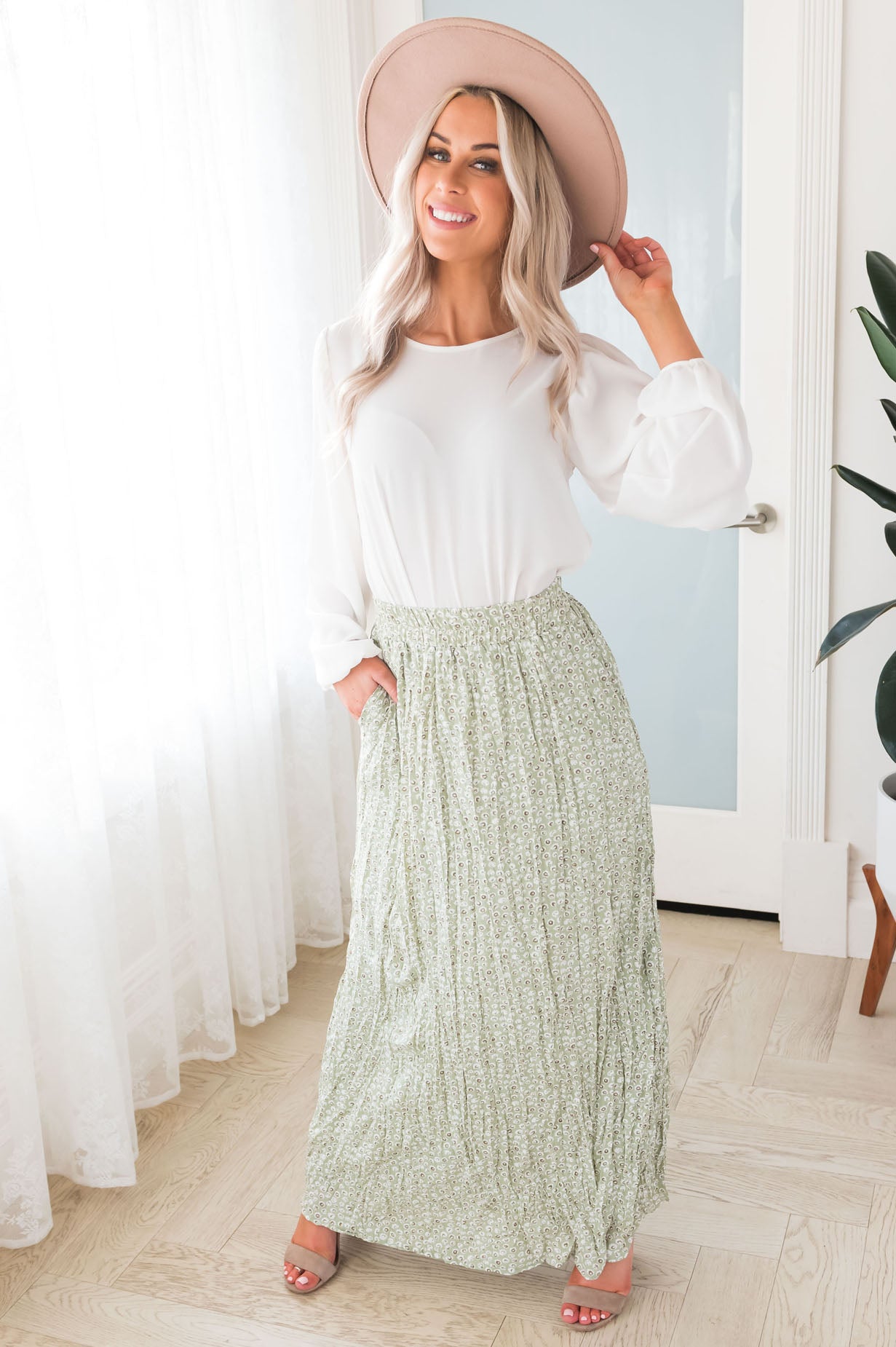 Ditzy Floral Textured Maxi Skirt