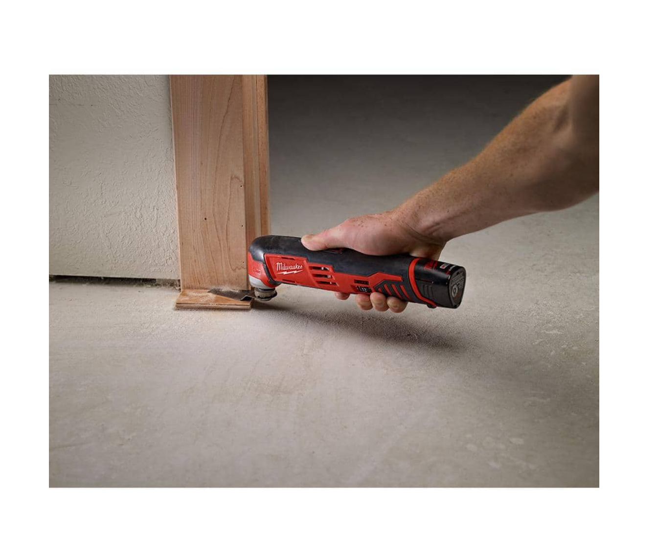 Milwaukee 2426-20 M12 12-Volt Lithium-Ion Cordless Oscillating Multi-Tool (Tool-Only)