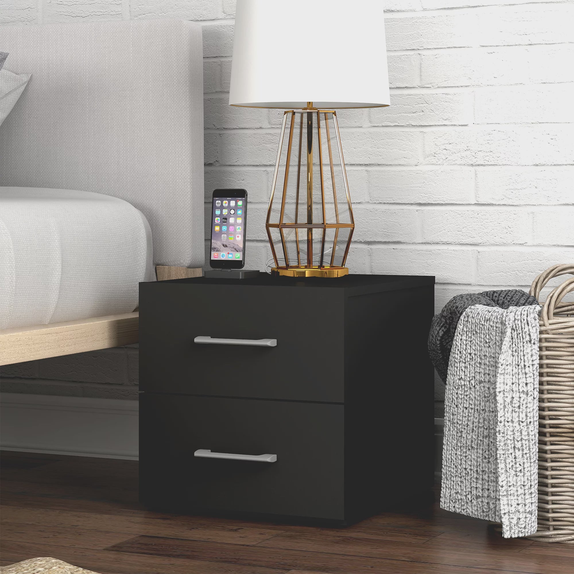 Lundy Low Profile Nightstand with USB， Black， byLiving Essentials