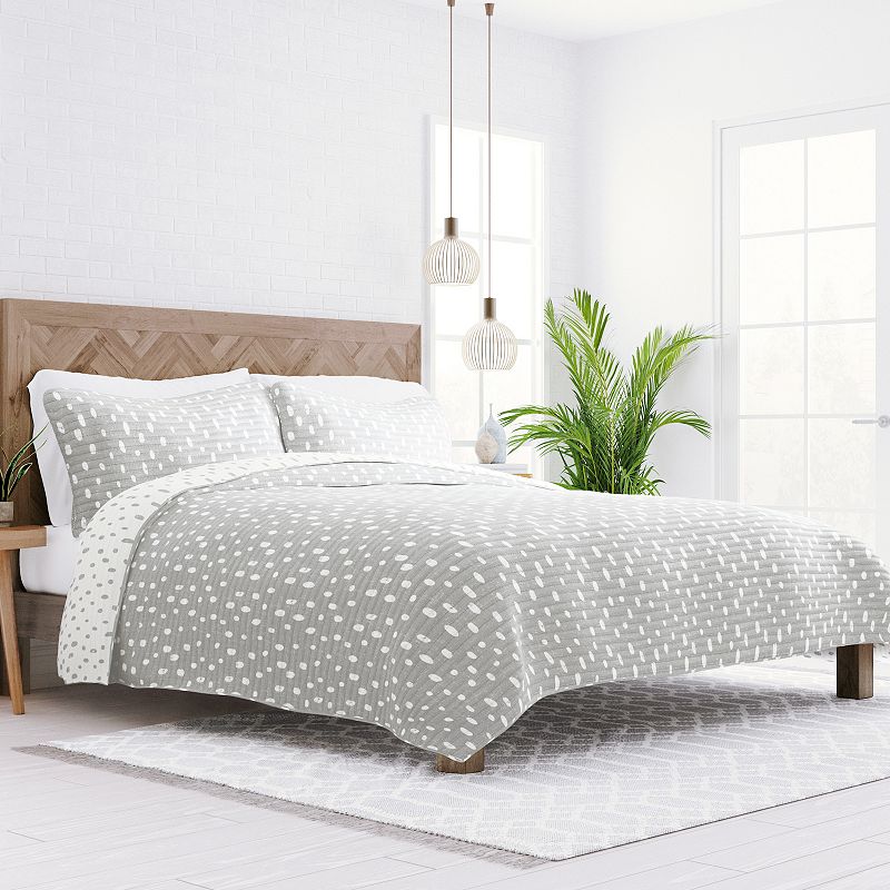 Home Collection All Season Painted Dots Reversible Quilt Set with Shams