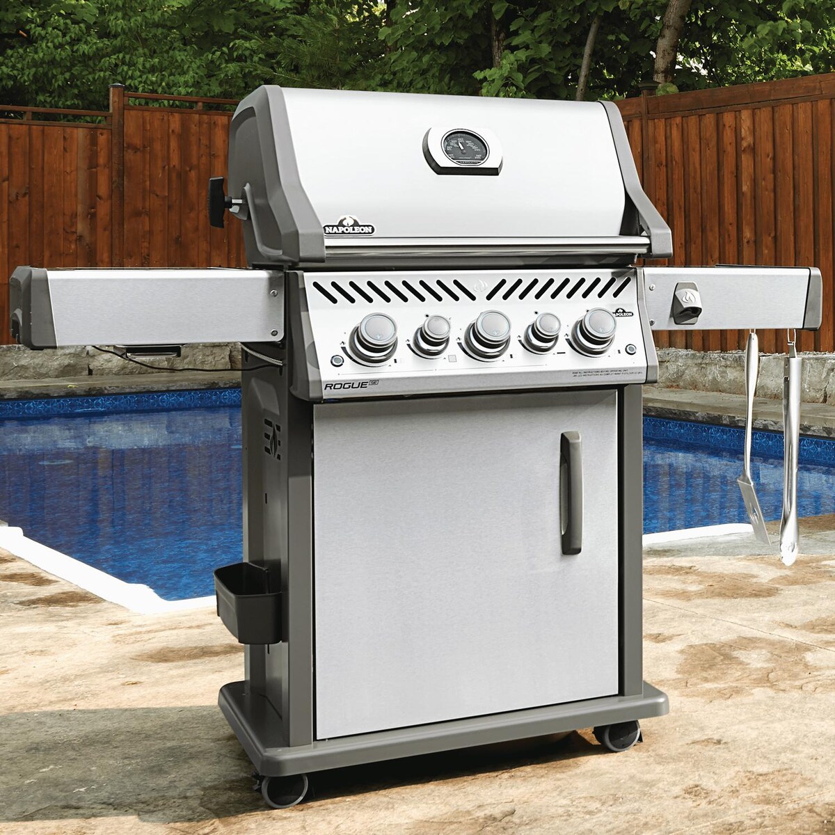 Napoleon Rogue SE 425 RSIB Propane Gas Grill with Infrared Rear and Side Burners