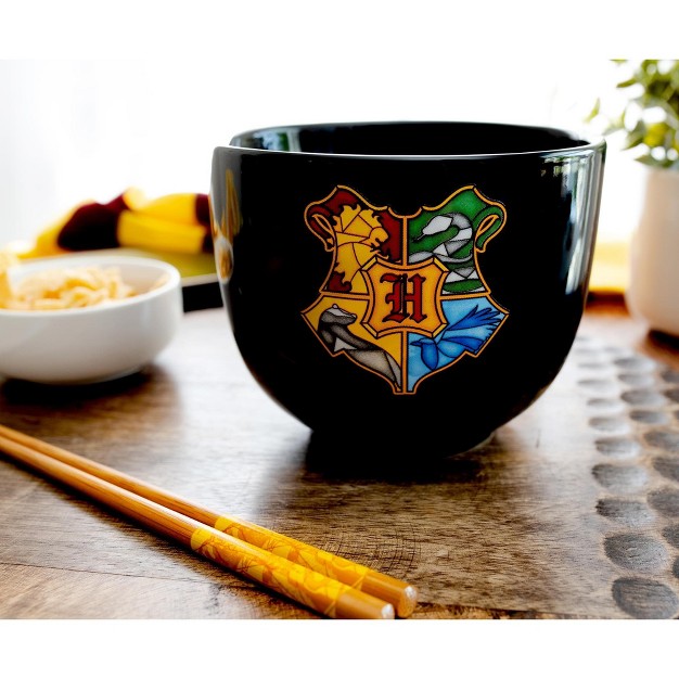 Silver Buffalo Harry Potter Hogwarts Crest 20 ounce Ramen Bowl And Chopstick Set