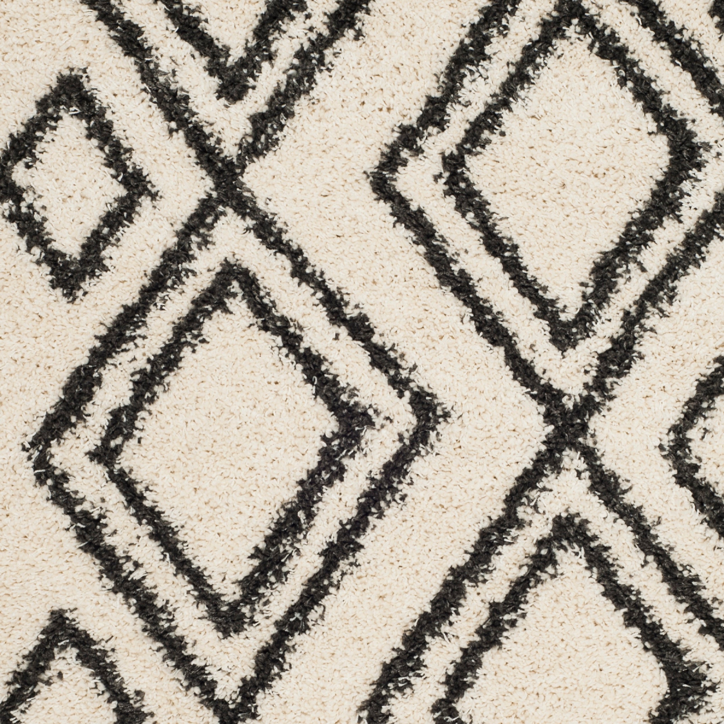 SAFAVIEH Moroccan Fringe Kaelea Geometric Shag Area Rug, Cream/Charcoal, 5'1