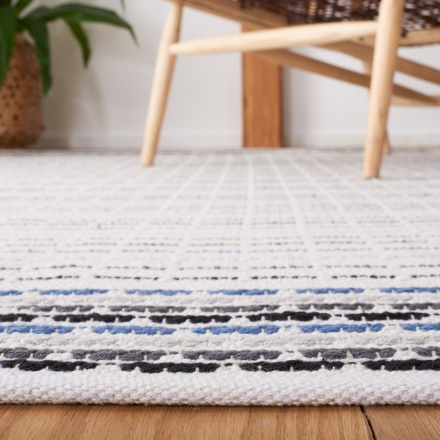 Montauk Mtk709 Power Loomed Area Rug Safavieh