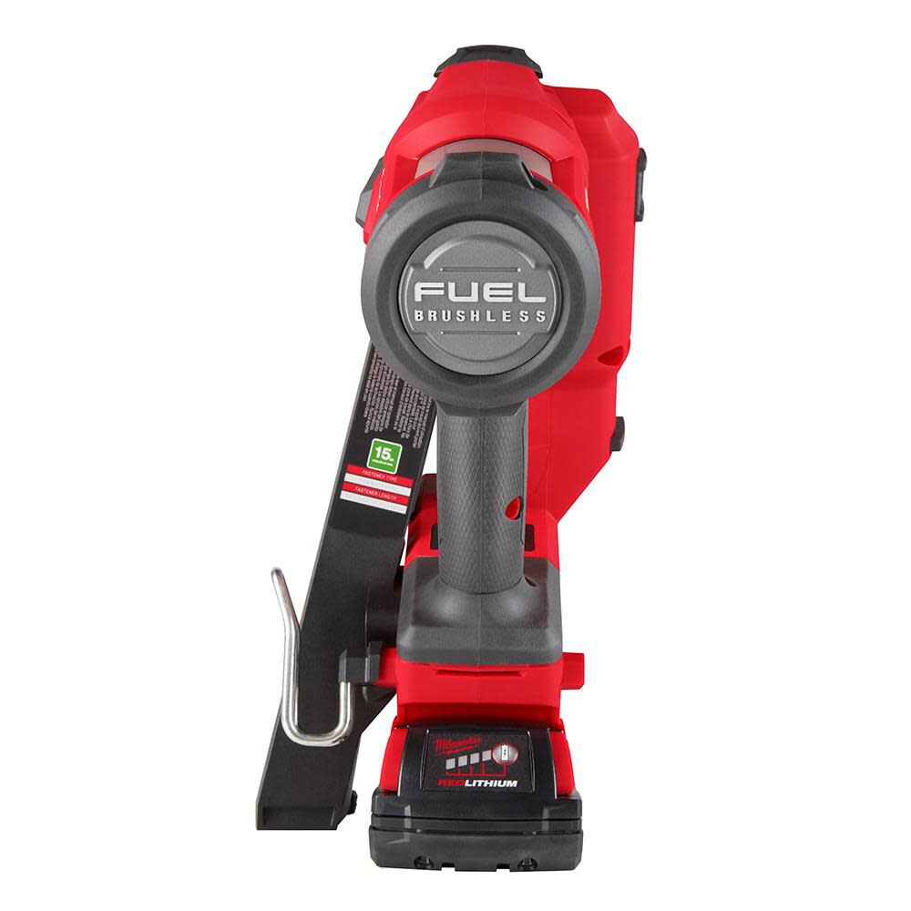 Milwaukee M18 FUEL 15 Gauge Finish Nailer Kit 2839-21CT from Milwaukee