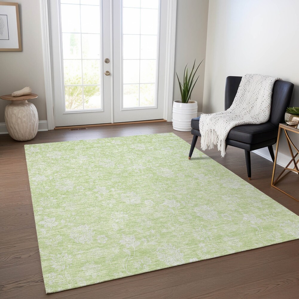 Machine Washable Indoor/ Outdoor Chantille Floral Farmhouse Rug