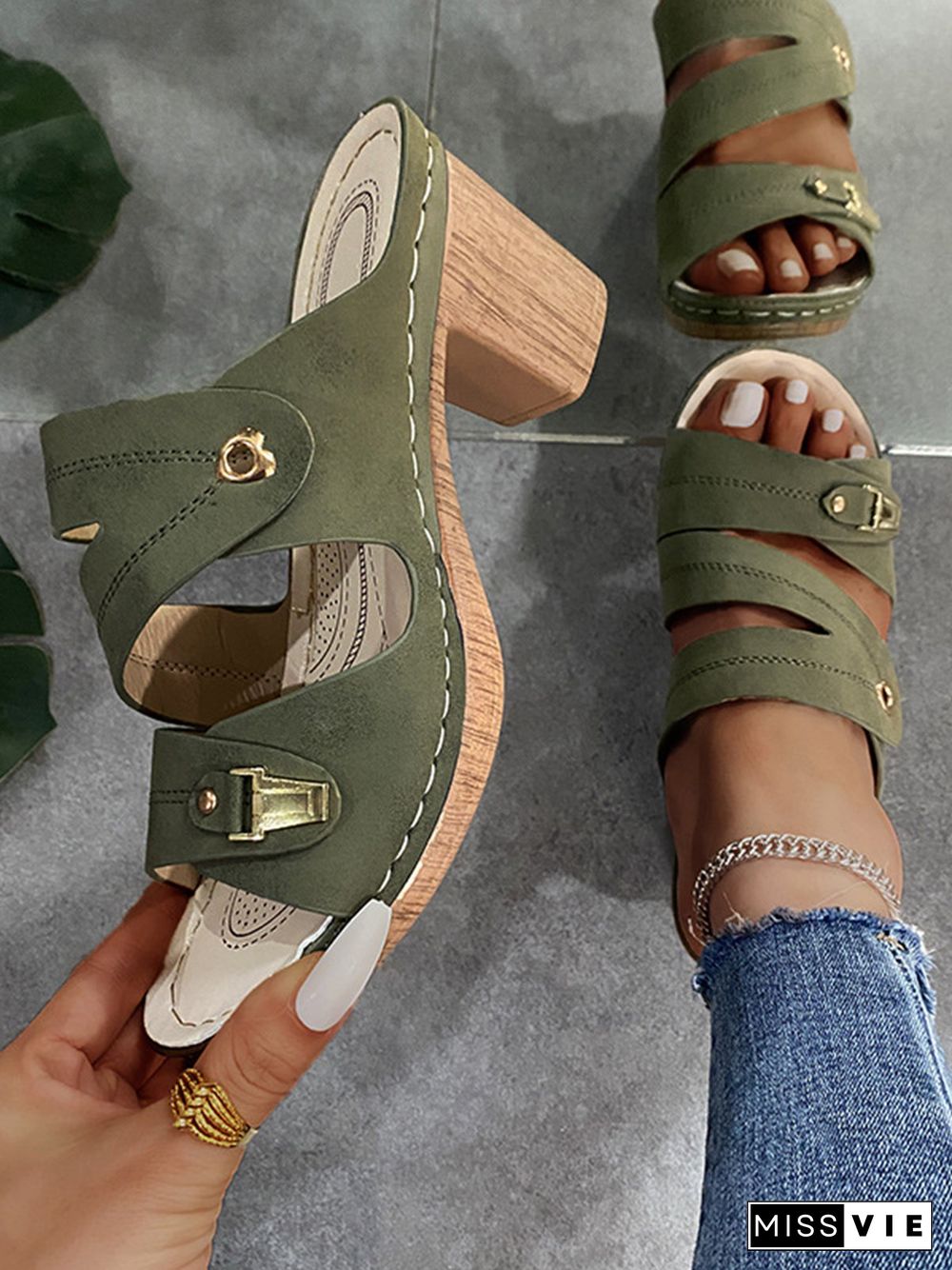 Comfortable Lightweight Clog Block Heel Sandals