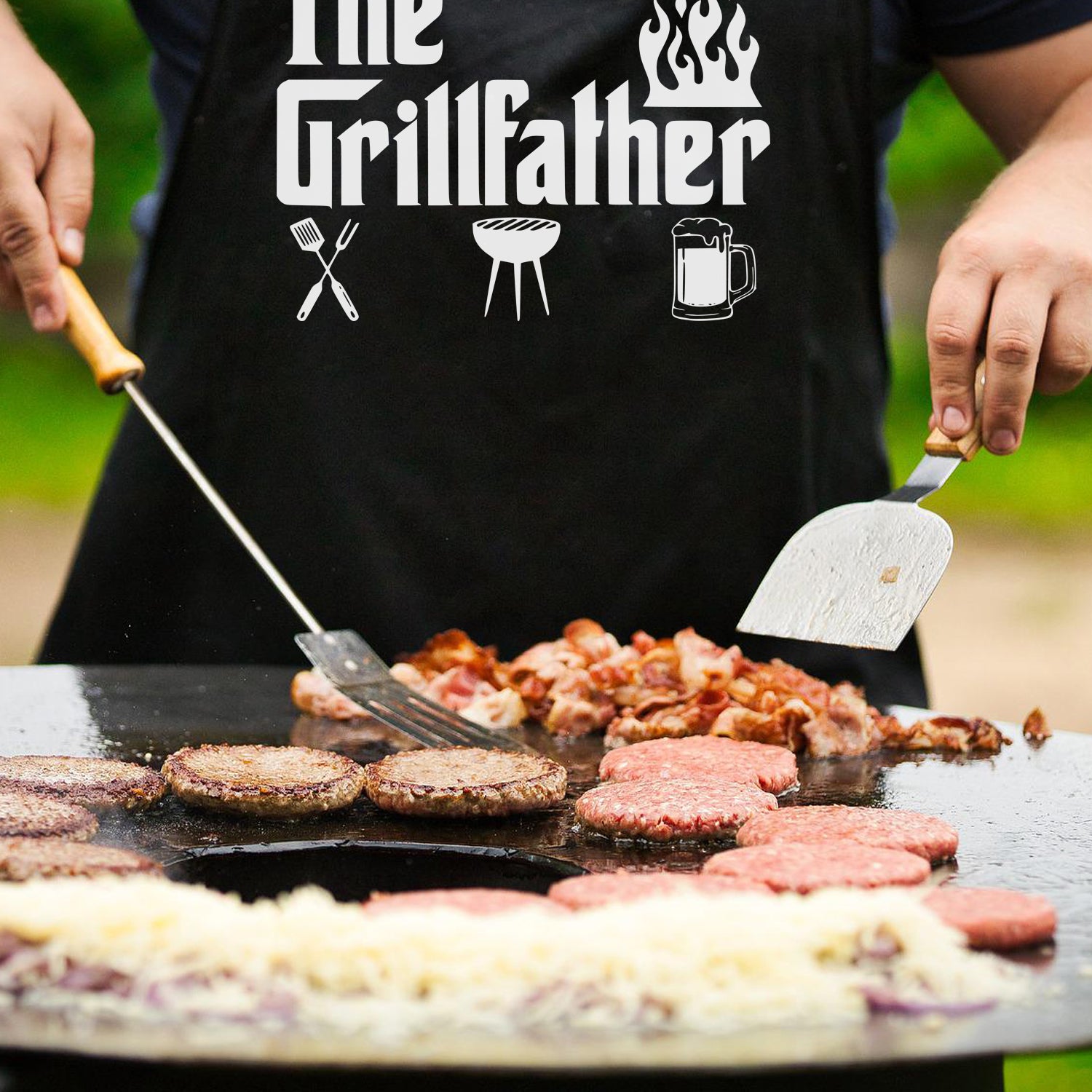 Funny Grilling Aprons for Men with Pockets， The Grillfather Kitchen Cooking BBQ Apron for Dad Man Husband， Grill Gifts for Birthday Christmas Thanksgiving