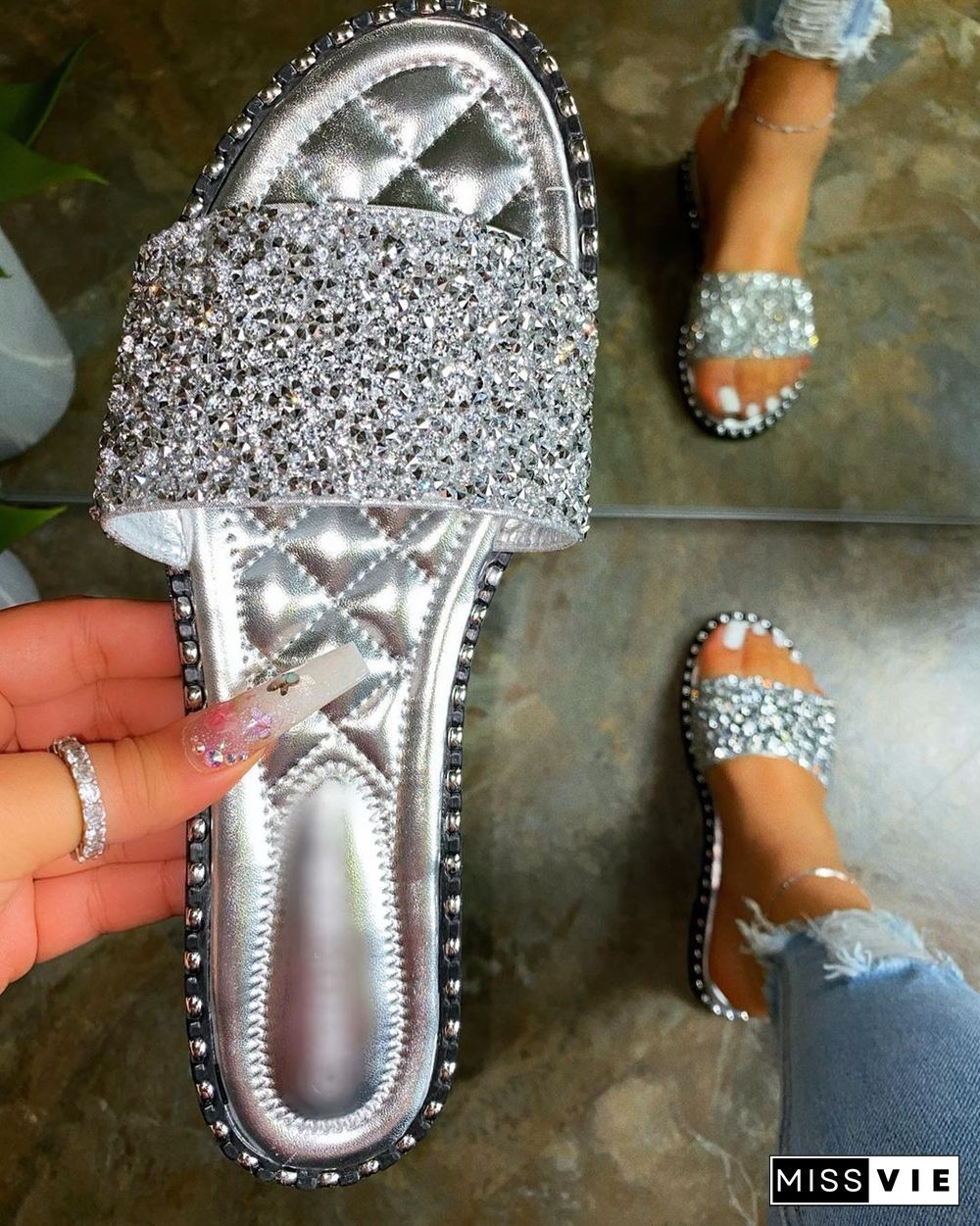 Shiny Faux Jewerly Embellished Outdoor Flat Slipper