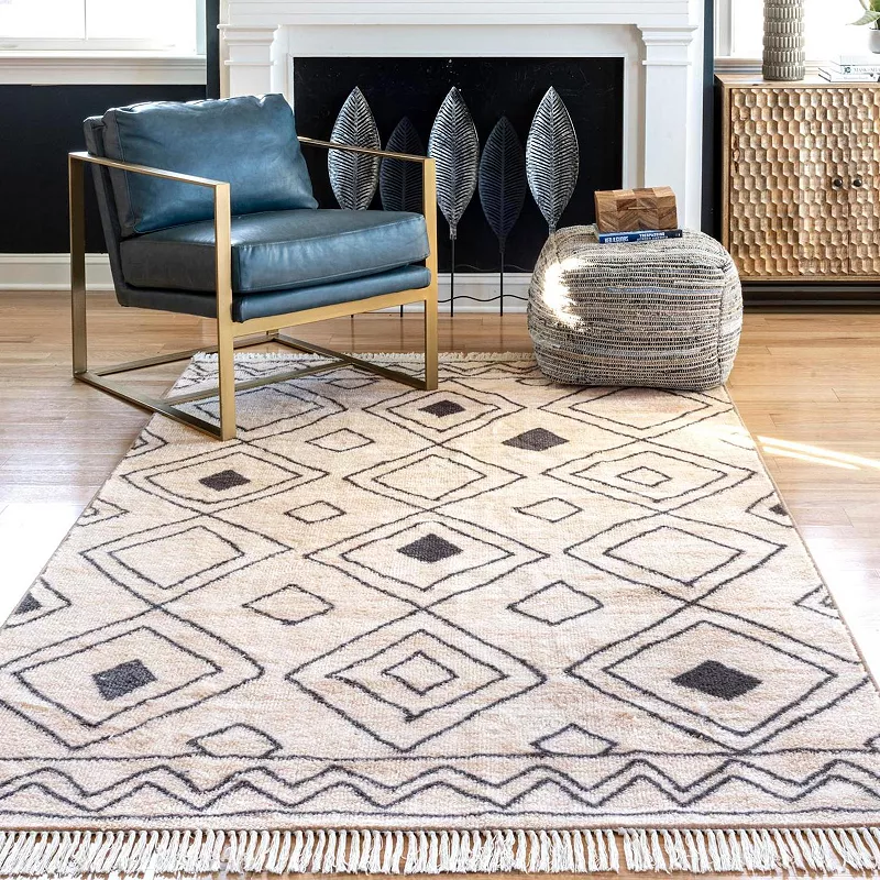 nuLOOM Kenley Spotted Diamonds Area Rug