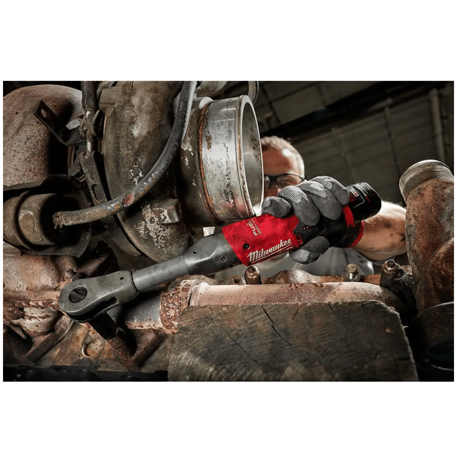 Milwaukee M12 Fuel 12-Volt Lithium-Ion Brushless Cordless 3/8 in. Extended Reach Ratchet Kit with One 2.0 Ah Batteries (2560-21)