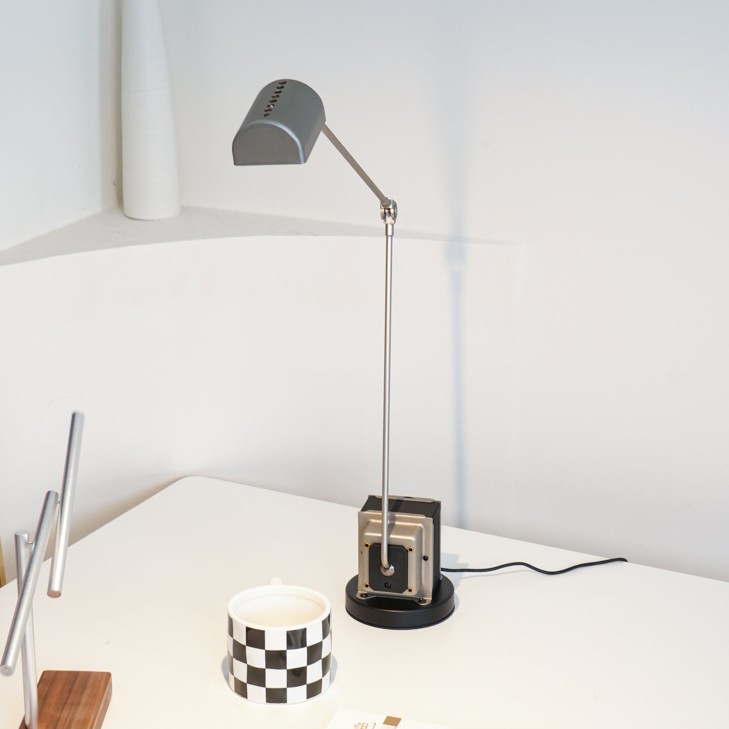 Dynamo Table Lamp