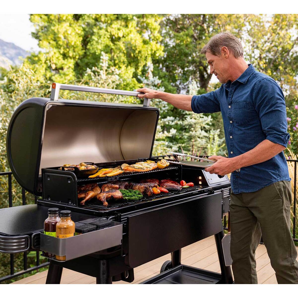 Traeger Ironwood XL Pellet Grill  Black