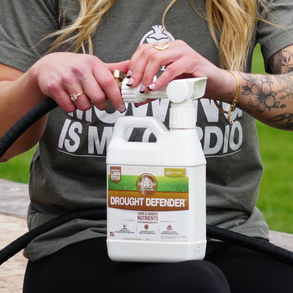 Drought Defender 32 oz. 8000 sq. ft. Liquid Lawn Fertilizer Ready To Spray with Kelp 0-0-4 100550192