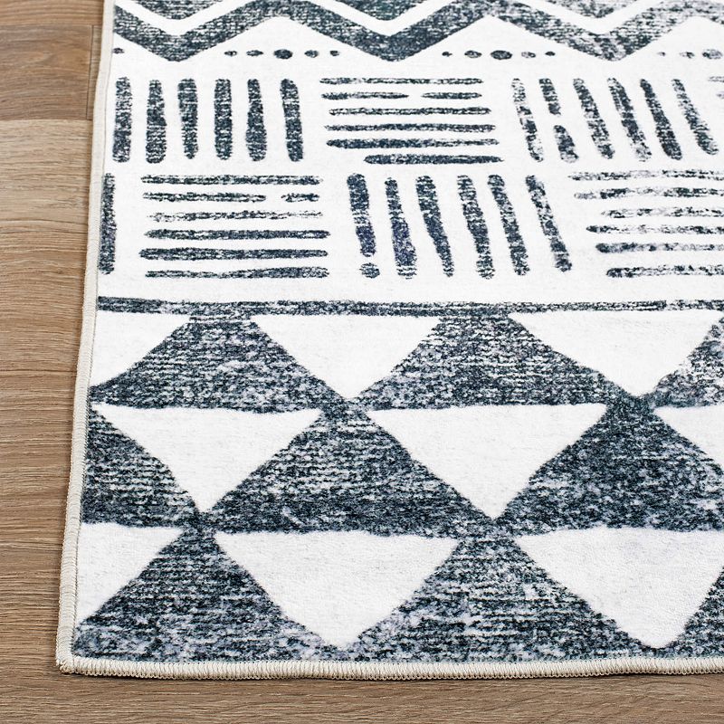 World Rug Gallery Austin Geometric Machine Washable Rug