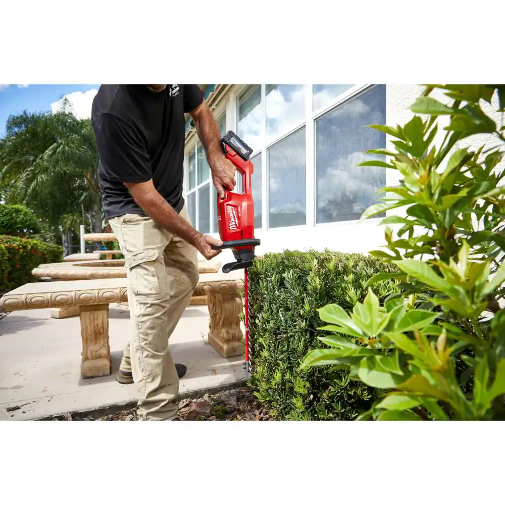 Milwaukee 3001-20 M18 FUEL 18 in. 18V Lithium-Ion Brushless Cordless Hedge Trimmer (Tool-Only)