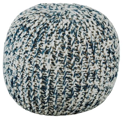 Latricia Pouf