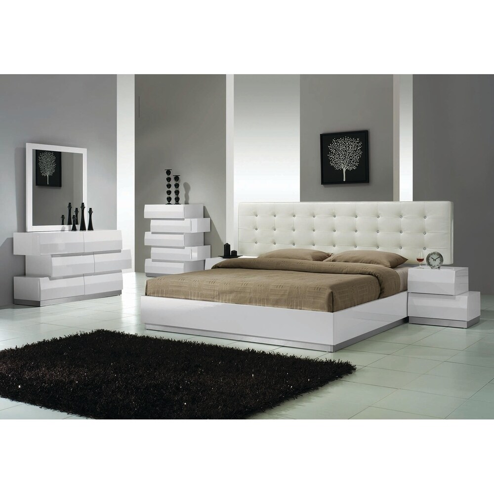 Best Master Furniture Spain Dresser and Mirror