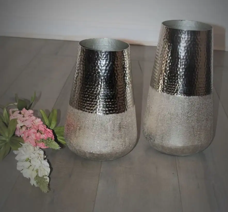 Silver Finished Aluminium Metal Flower Vase Custom Finished Metal Table Top Flower Vase