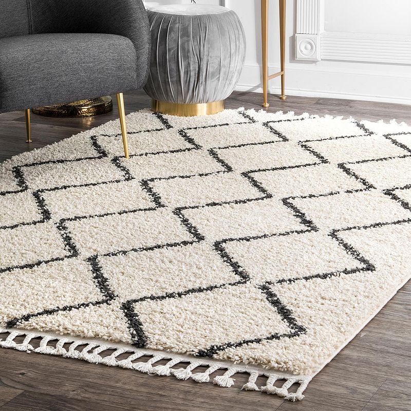 nuLOOM Michelle Diamond Trellis Tassel Rug