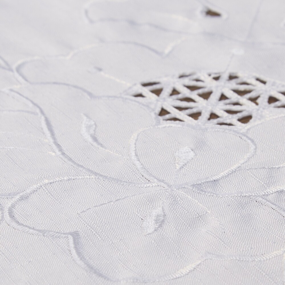 Violet Linen Sapphire Embroidered Pattern Tablecloth